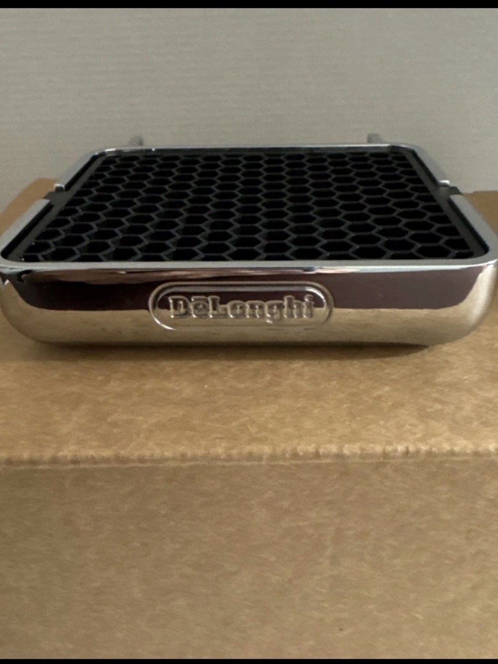 DeLonghi Chrome Cup  & Drip Tray with Black Grid for Nespresso Evoluo Pre-owned